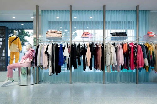 高級服飾陳列 從時尚搬運工到時尚創造者的蛻變